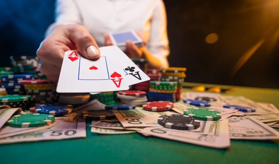 When Should You Go All-In in Poker? Rules, Timing & Psychology