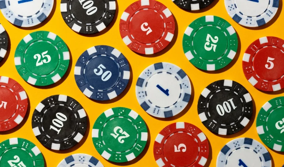 Poker Chips 101: What Each Colour and Value Means